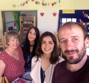 von links: Ruth-Maria Erz, Ehrenamtskoordinatorin bei IN VIA, "Op zacklerin" Anna Hofmann, OGS-Koordinatorin Sina Karafiol und Martin Müller, Vorstandsmitglied bei der Bürgerstiftung Köln