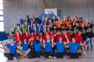 Der Kölner Spielecircus e.V. führte ein Zirkuswochenende in Köln-Chorweiler für Kinder und Jugendliche durch. Mit dabei waren auch junge Geflüchtete .