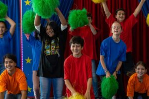 Der Kölner Spielecircus e.V. führte ein Zirkuswochenende in Köln-Chorweiler für Kinder und Jugendliche durch. Mit dabei waren auch junge Geflüchtete .