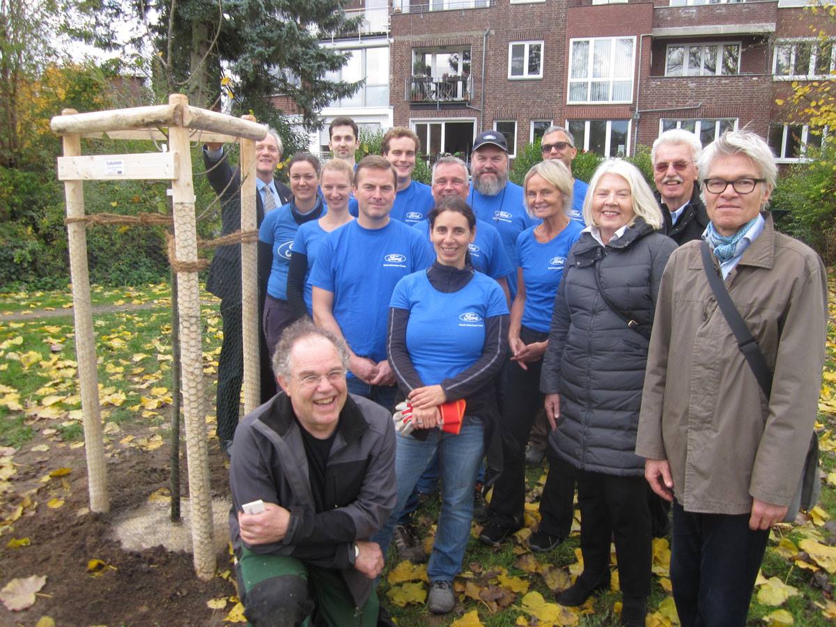 Ford-Mitarbeiter haben die Obstbäume ehrenamtlich gepflanzt