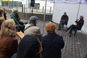 Tolles Event mit Frank Schätzing am Bücherschrank beim Bayenturm