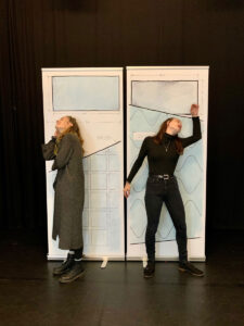 Einfach nur ein Bett – längst nicht überall eine Selbstverständlichkeit, Foto 3 von den Proben am CASAMAX Theater