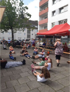 Köln liest: Etienne Eben brachte nicht nur gute Laune, sondern auch Bewegung.
