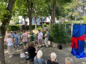 Der Eulenplatz in Porz Langel an der Lülsdorfer Straße ist ein wunderbarer Standort für den neusten Bücherschrank unseres Projekts "Eselsohr". 