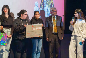 Jugendliche aus dem TREFFER zeigte die Freiräume in ihrem Jugendzentrum.